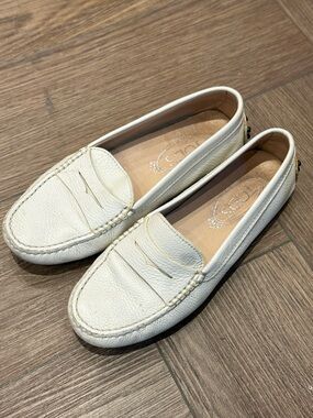 Tod's Big Girl Penny Loafer Moccasin Cream Off White Slip On Leather 35